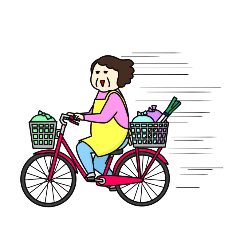 買い物帰りの自転車に乗った中年女性